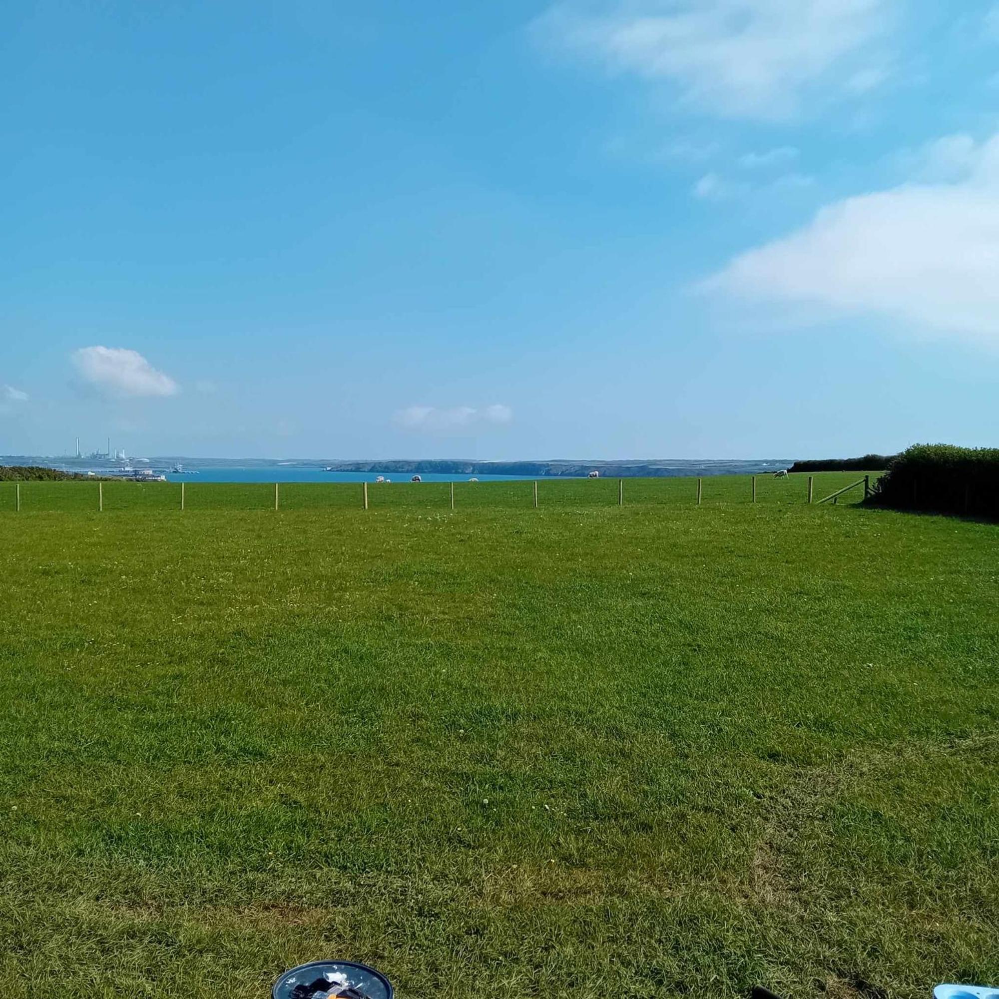 Coast Path Camping Saint Ishmaels  Экстерьер фото