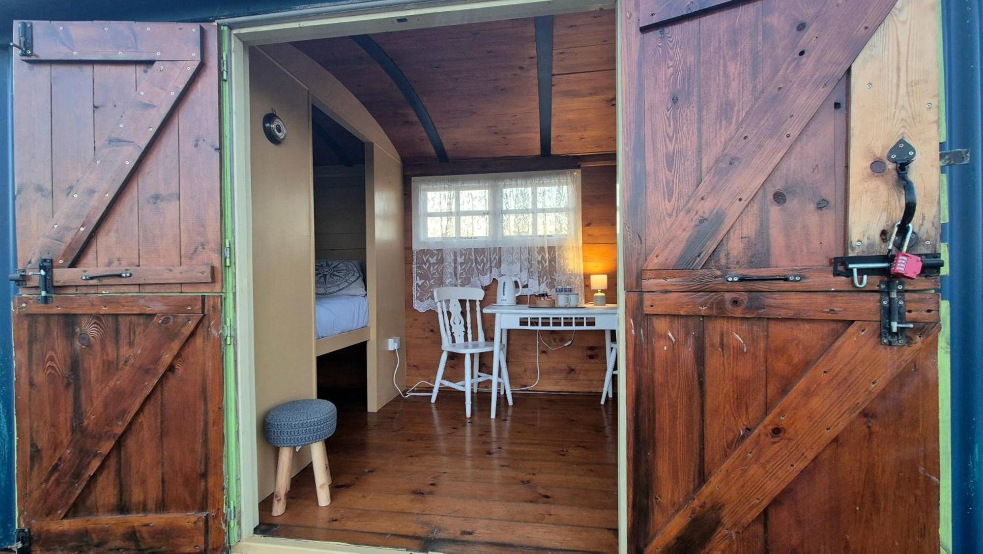 Coast Path Camping Saint Ishmaels  Экстерьер фото